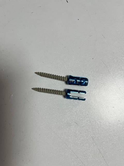 image of product ایمپلنت استخوانی ستون فقرات پیچ های پدیکولار مهره ای و پلی اکسیال بلند، ایمپلنت استخوانی ستون فقرات کیج گردنی تیغه دار