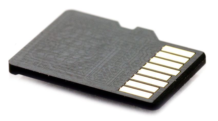 کارت حافظه مایکرو اس دی با نام تجاری AXIS ،فوق پرسرعتUHS ، در ظرفیتهای 16 و 32 و 64 و 128 گیگابایت